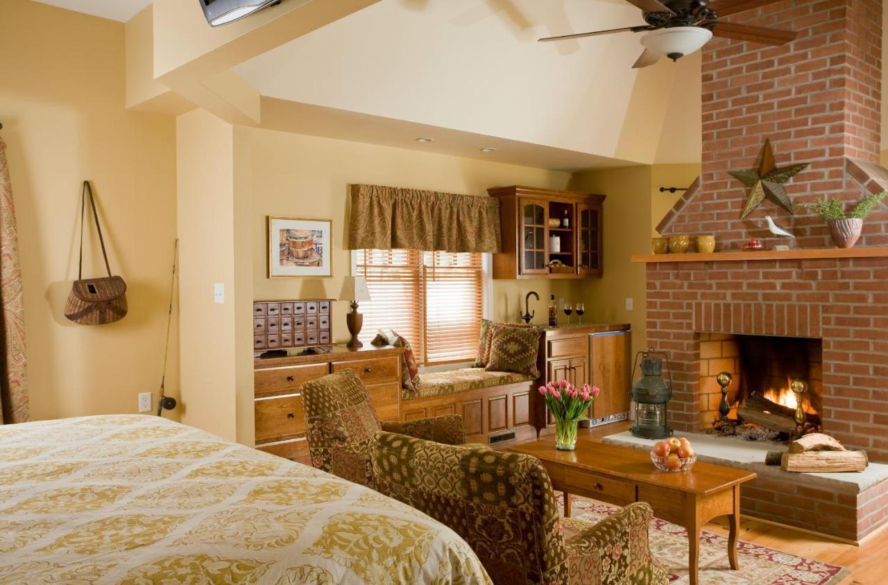 Bed and Breakfast Brampton 1860 Честертаун Екстер'єр фото