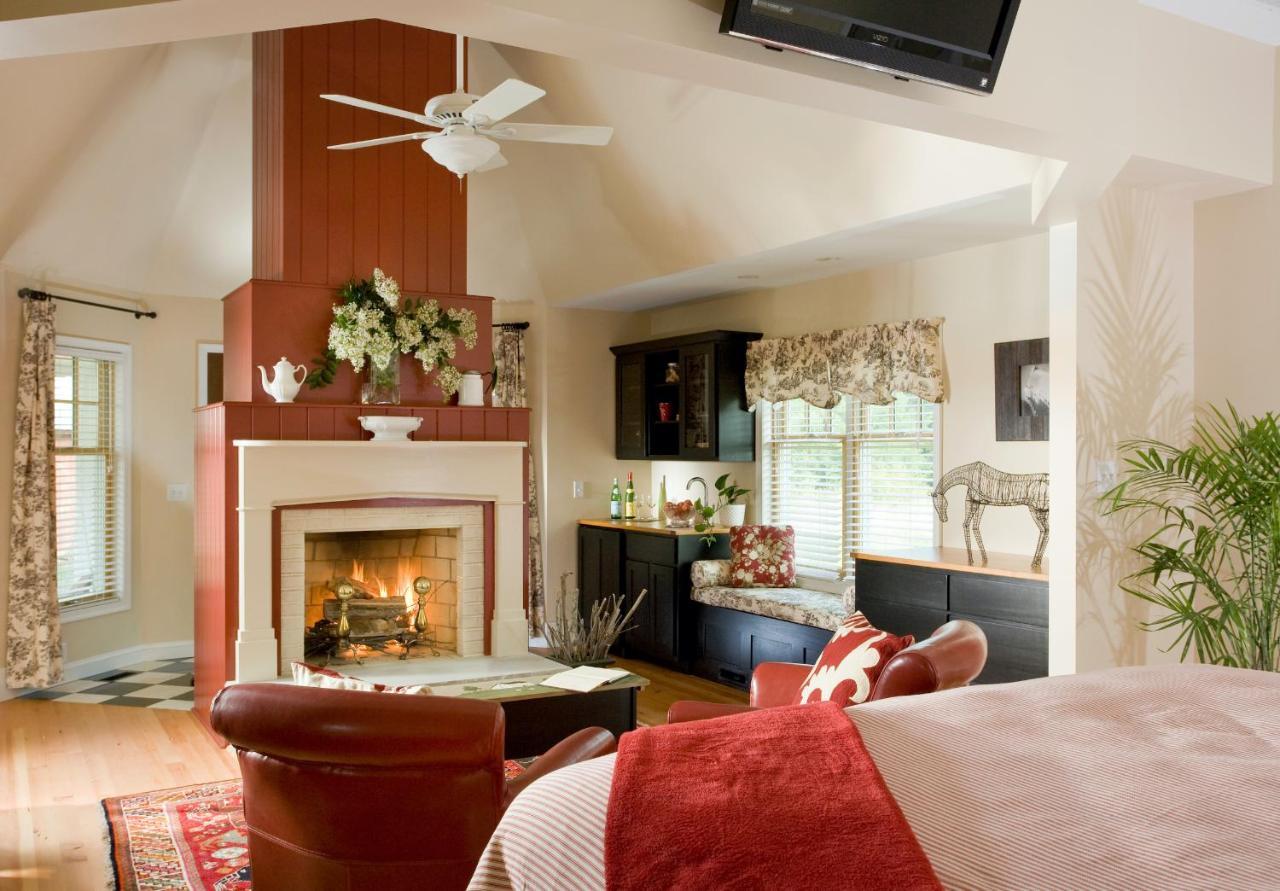 Bed and Breakfast Brampton 1860 Честертаун Екстер'єр фото
