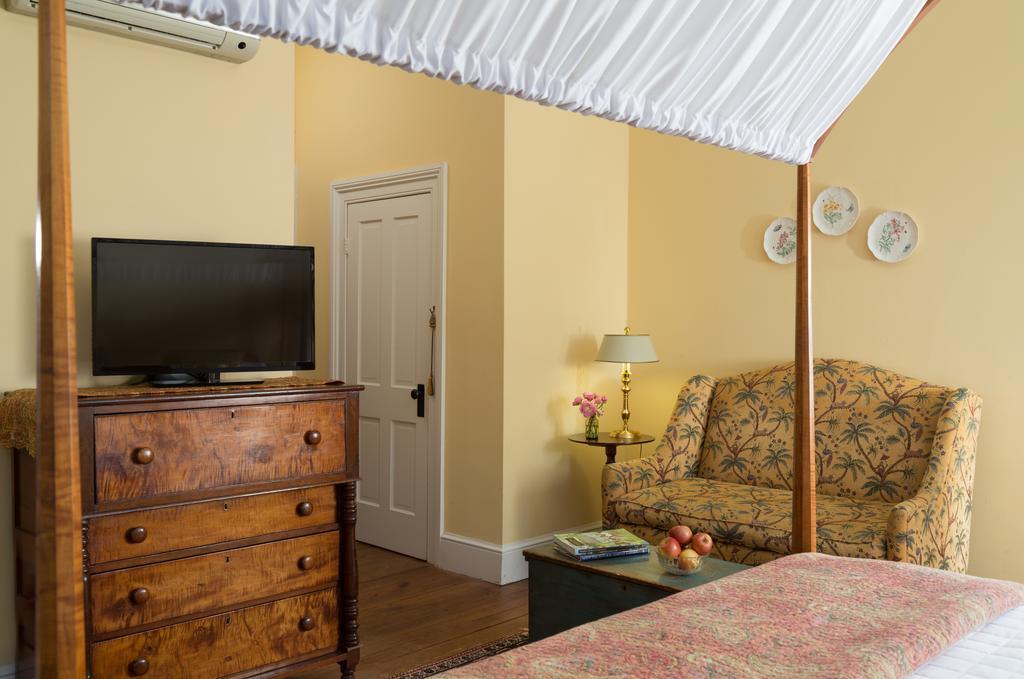 Bed and Breakfast Brampton 1860 Честертаун Екстер'єр фото