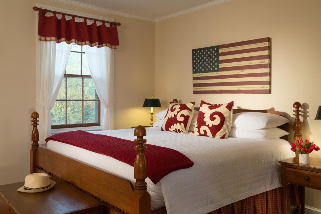 Bed and Breakfast Brampton 1860 Честертаун Номер фото